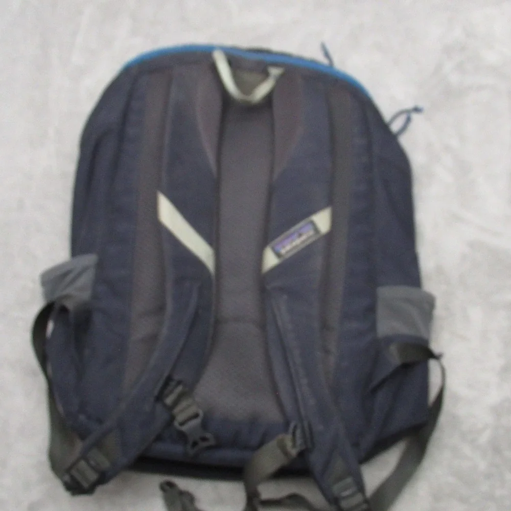 Patagonia Backpack Unisex 24L Blue‎ Yerba Commuter Padded Daypack Travel LOGO